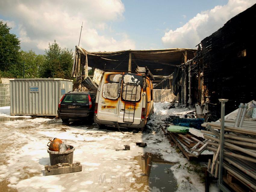 Feuer Halle Siegburg Gewerbegebiet Zange P117.JPG